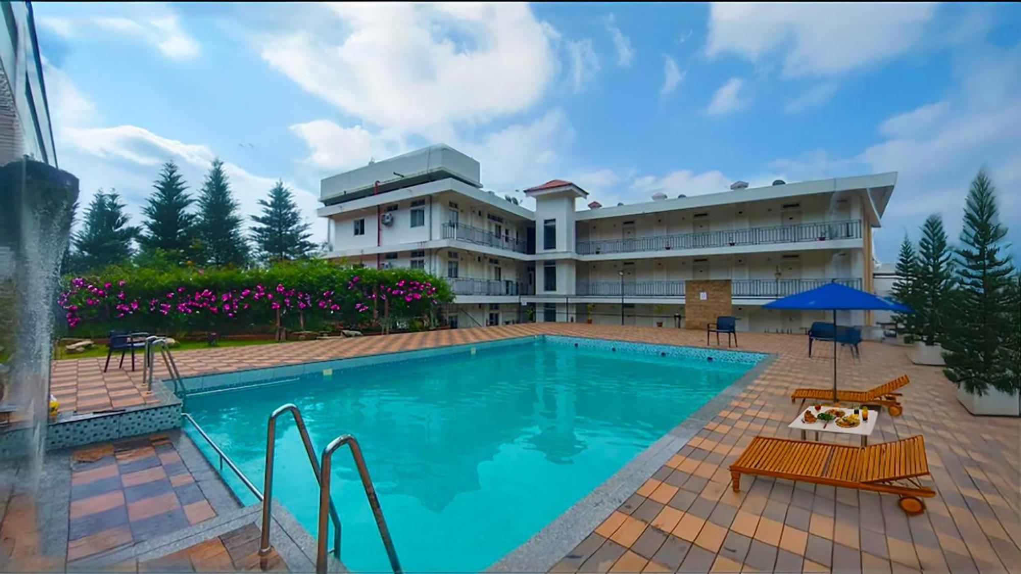 La Nicholas Lake View By Summit Hotels Shillong Exterior photo