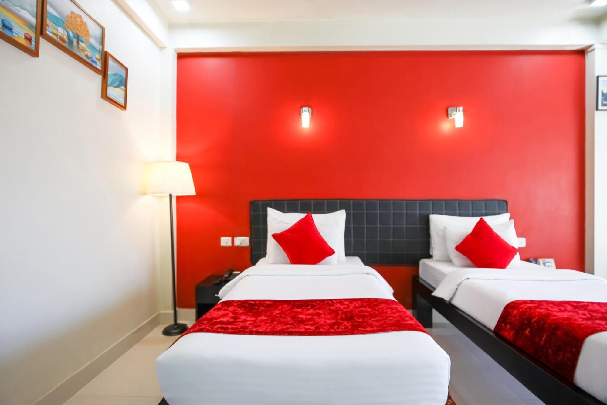 La Nicholas Lake View By Summit Hotels Shillong Room photo